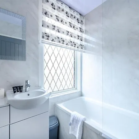 16pt2 - Tranquil And Calming In Armley Homestay