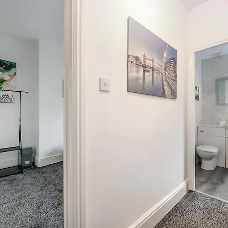 Homestay 16pt2 - Tranquil And Calming In Armley Leeds (West Yorkshire)